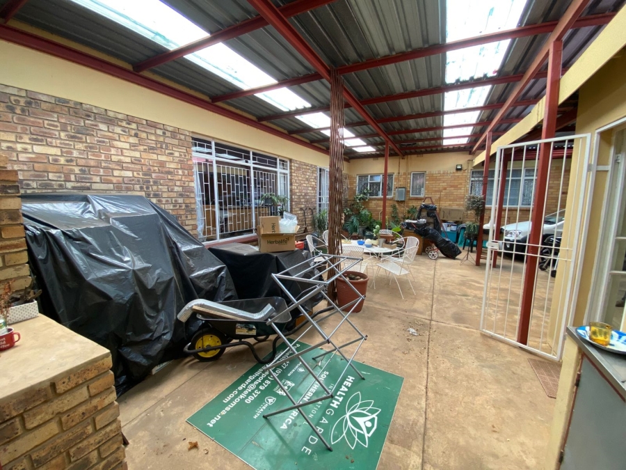 5 Bedroom Property for Sale in Die Bult North West